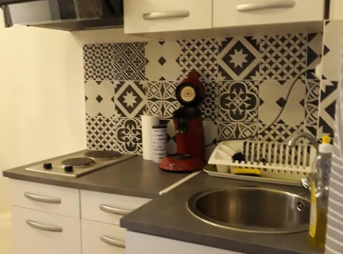 Independent 게스트하우스